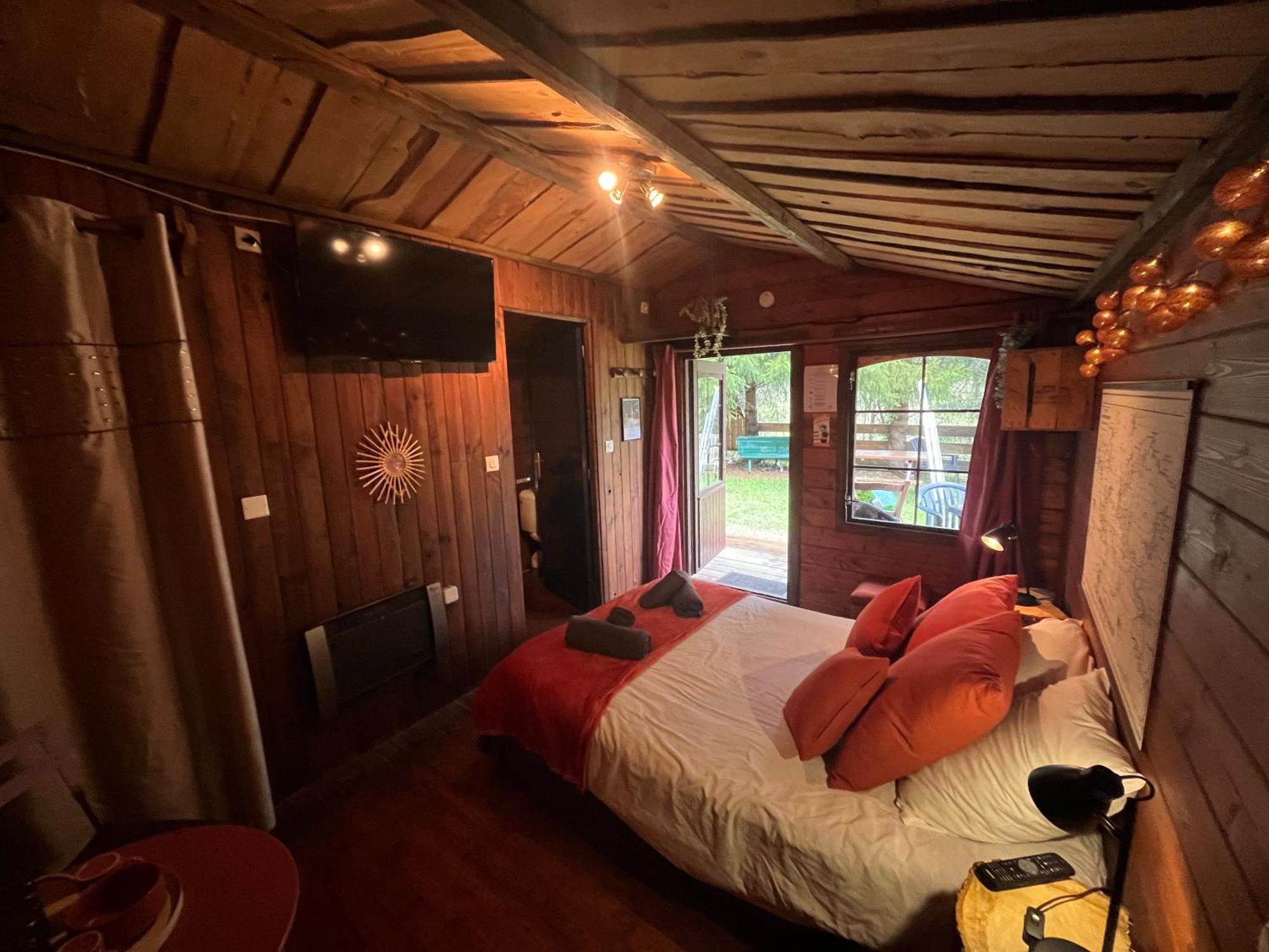 "Le Maloya" Chalets Independants -Chambre Balneo - Relais Motards Lacaune Exteriér fotografie