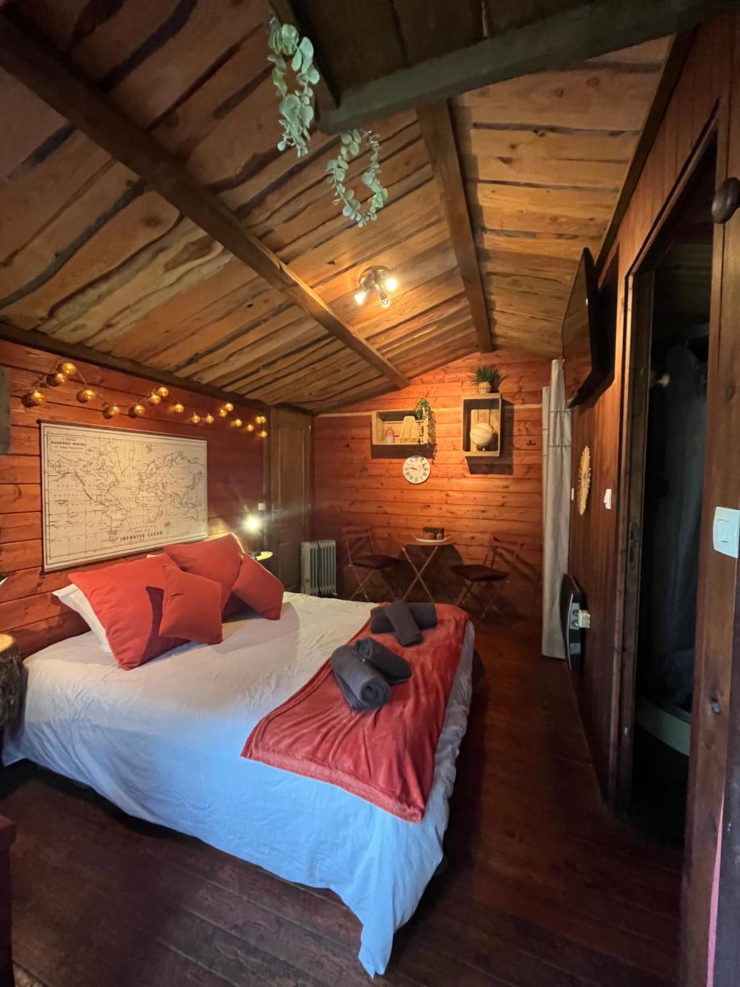 "Le Maloya" Chalets Independants -Chambre Balneo - Relais Motards Lacaune Exteriér fotografie