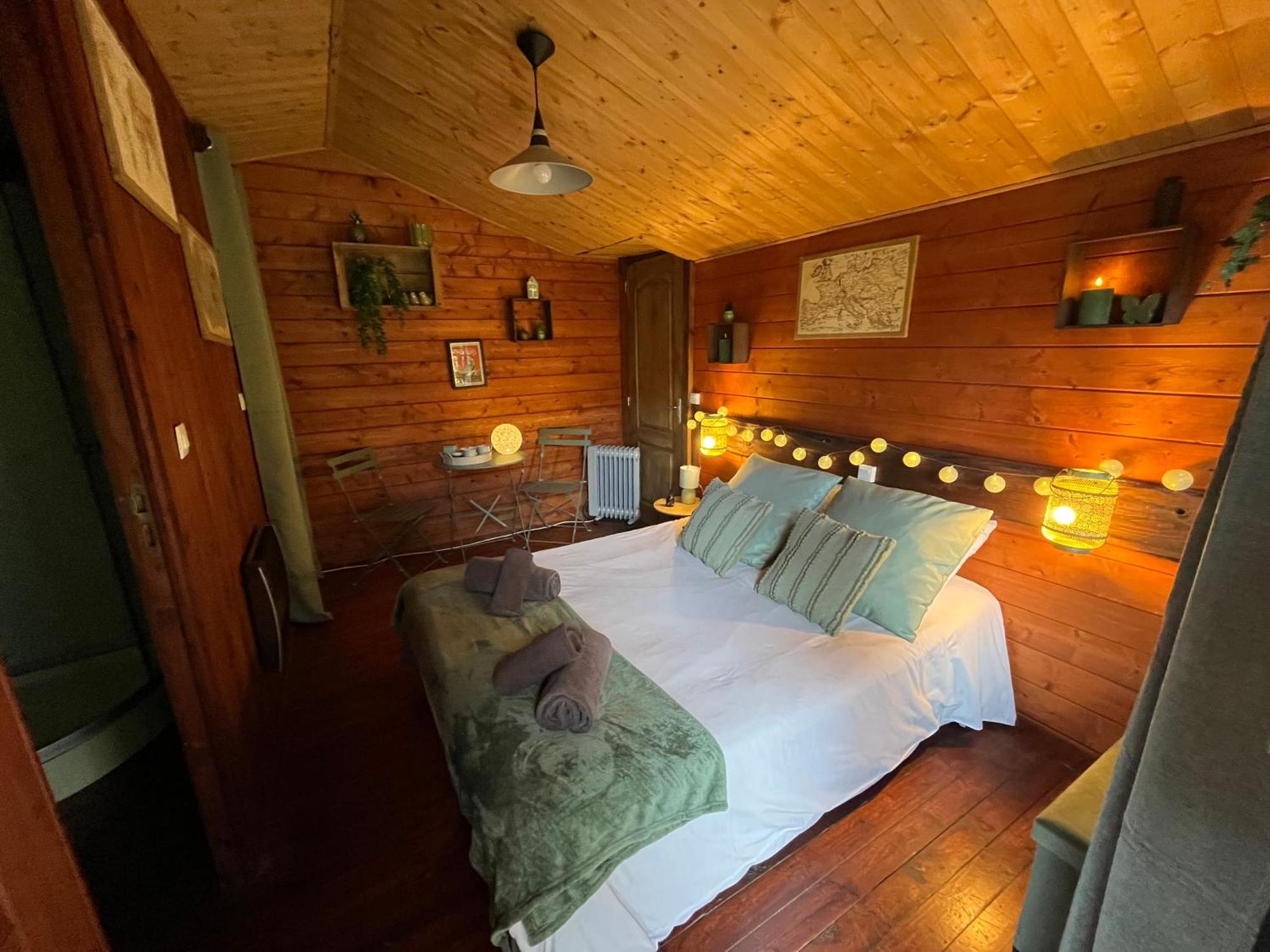 "Le Maloya" Chalets Independants -Chambre Balneo - Relais Motards Lacaune Exteriér fotografie