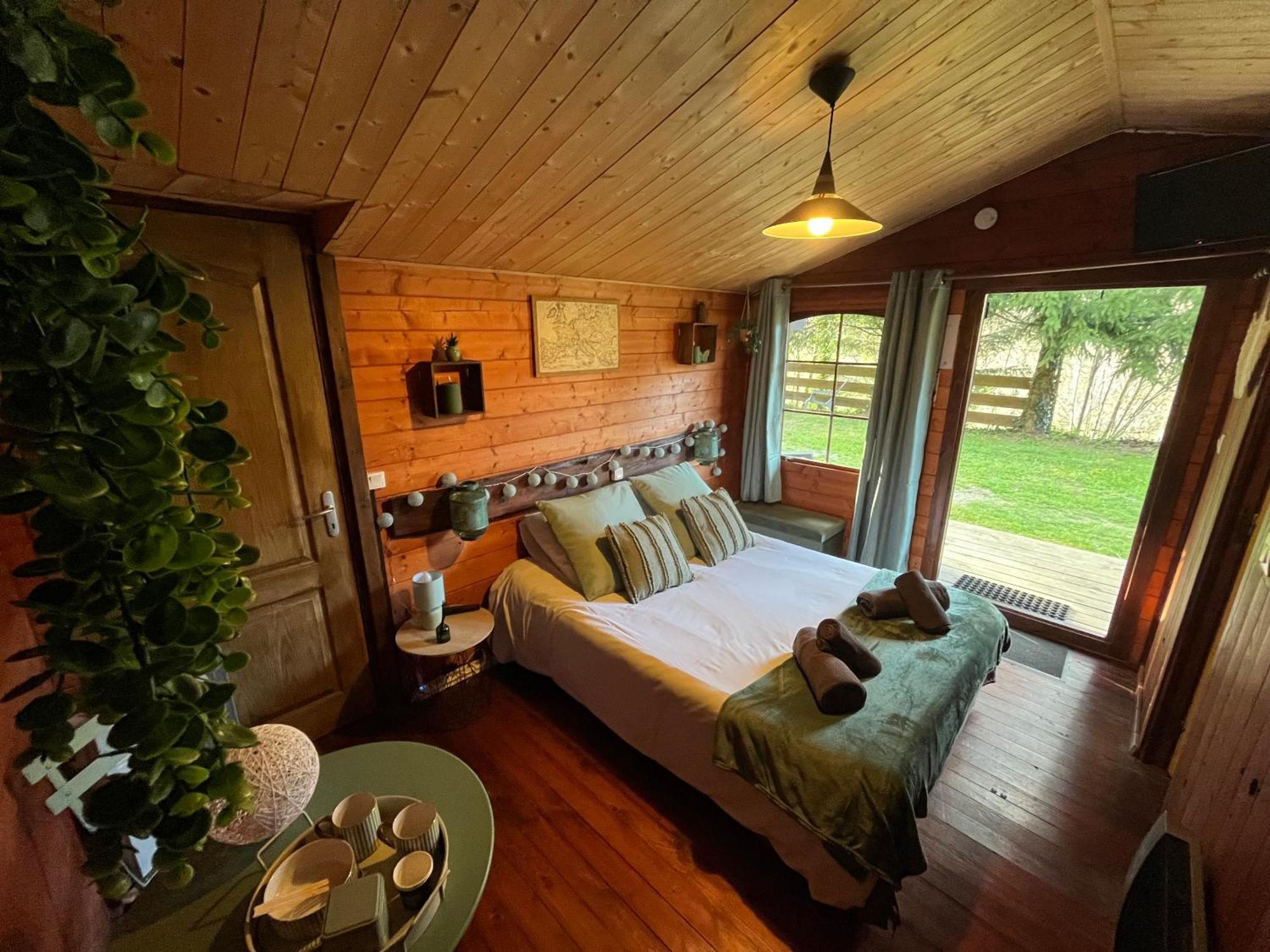"Le Maloya" Chalets Independants -Chambre Balneo - Relais Motards Lacaune Exteriér fotografie