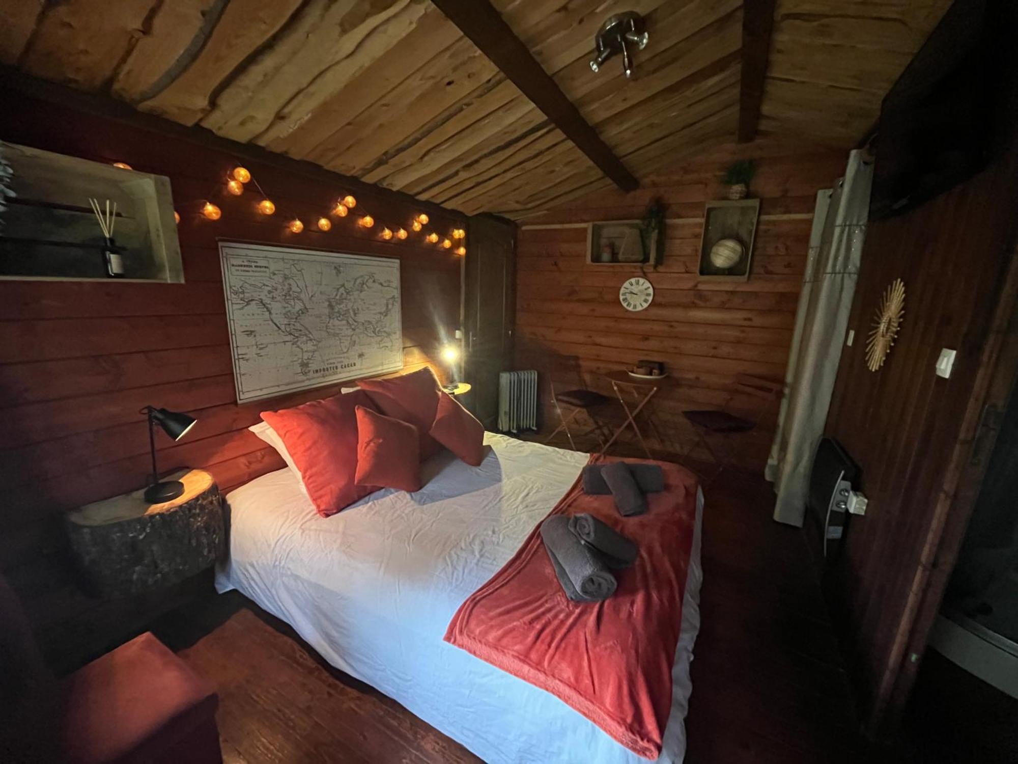 "Le Maloya" Chalets Independants -Chambre Balneo - Relais Motards Lacaune Exteriér fotografie