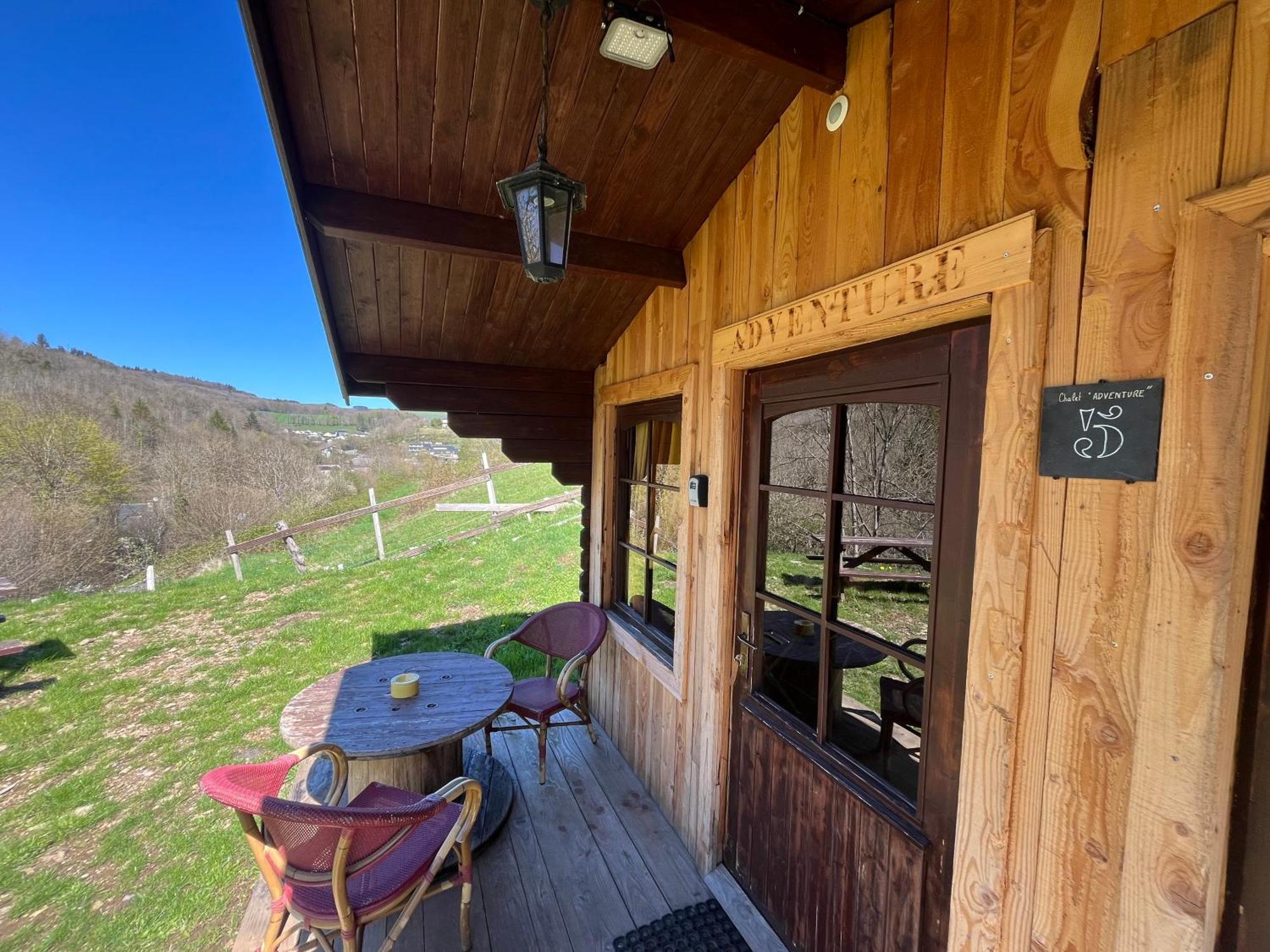 "Le Maloya" Chalets Independants -Chambre Balneo - Relais Motards Lacaune Exteriér fotografie