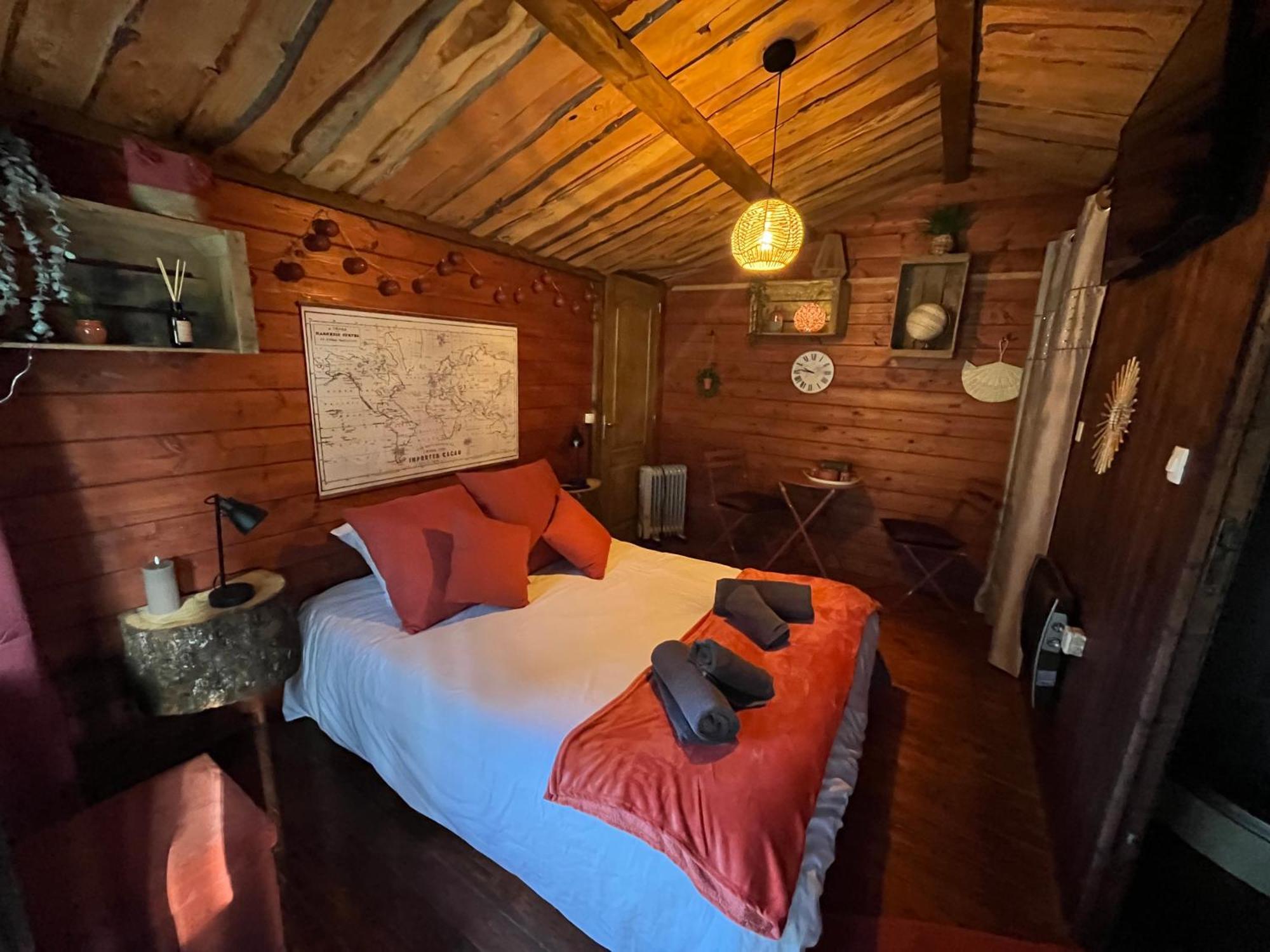 "Le Maloya" Chalets Independants -Chambre Balneo - Relais Motards Lacaune Exteriér fotografie