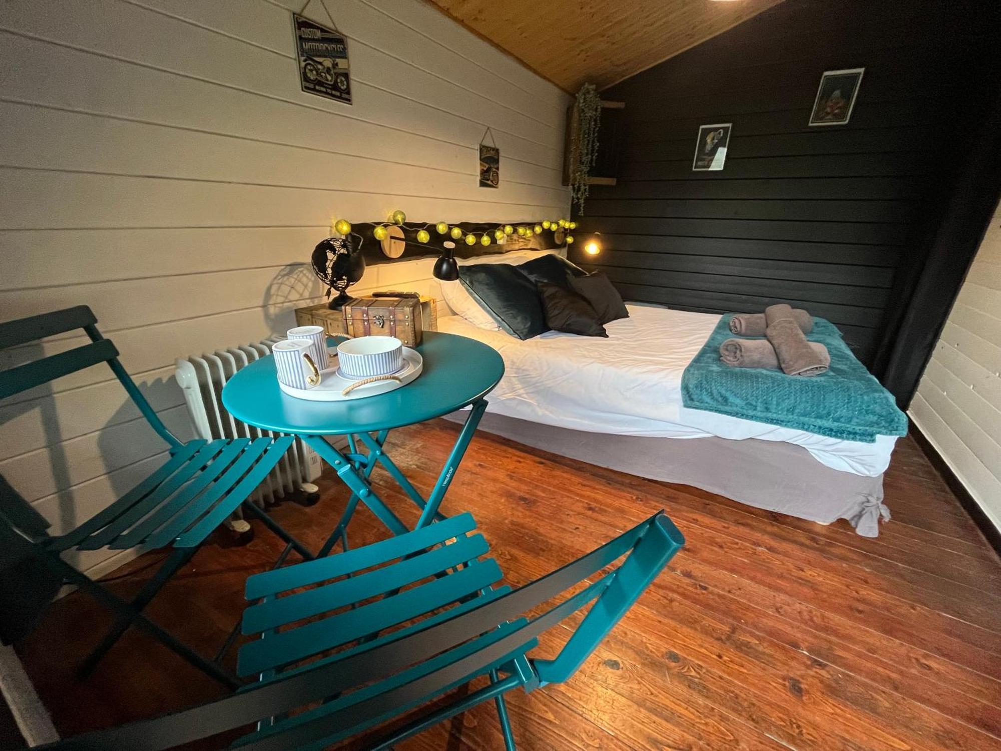"Le Maloya" Chalets Independants -Chambre Balneo - Relais Motards Lacaune Exteriér fotografie