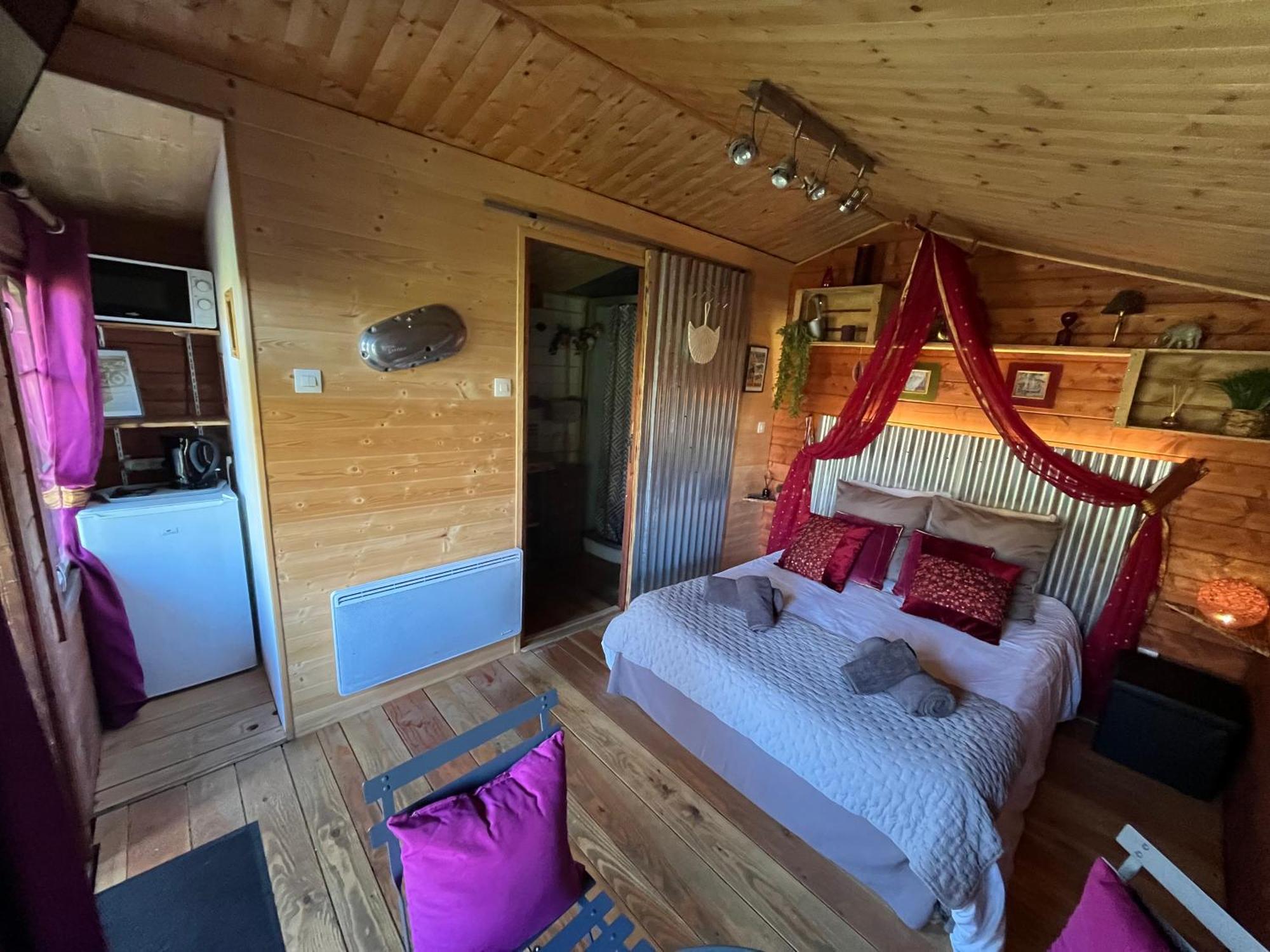 "Le Maloya" Chalets Independants -Chambre Balneo - Relais Motards Lacaune Exteriér fotografie