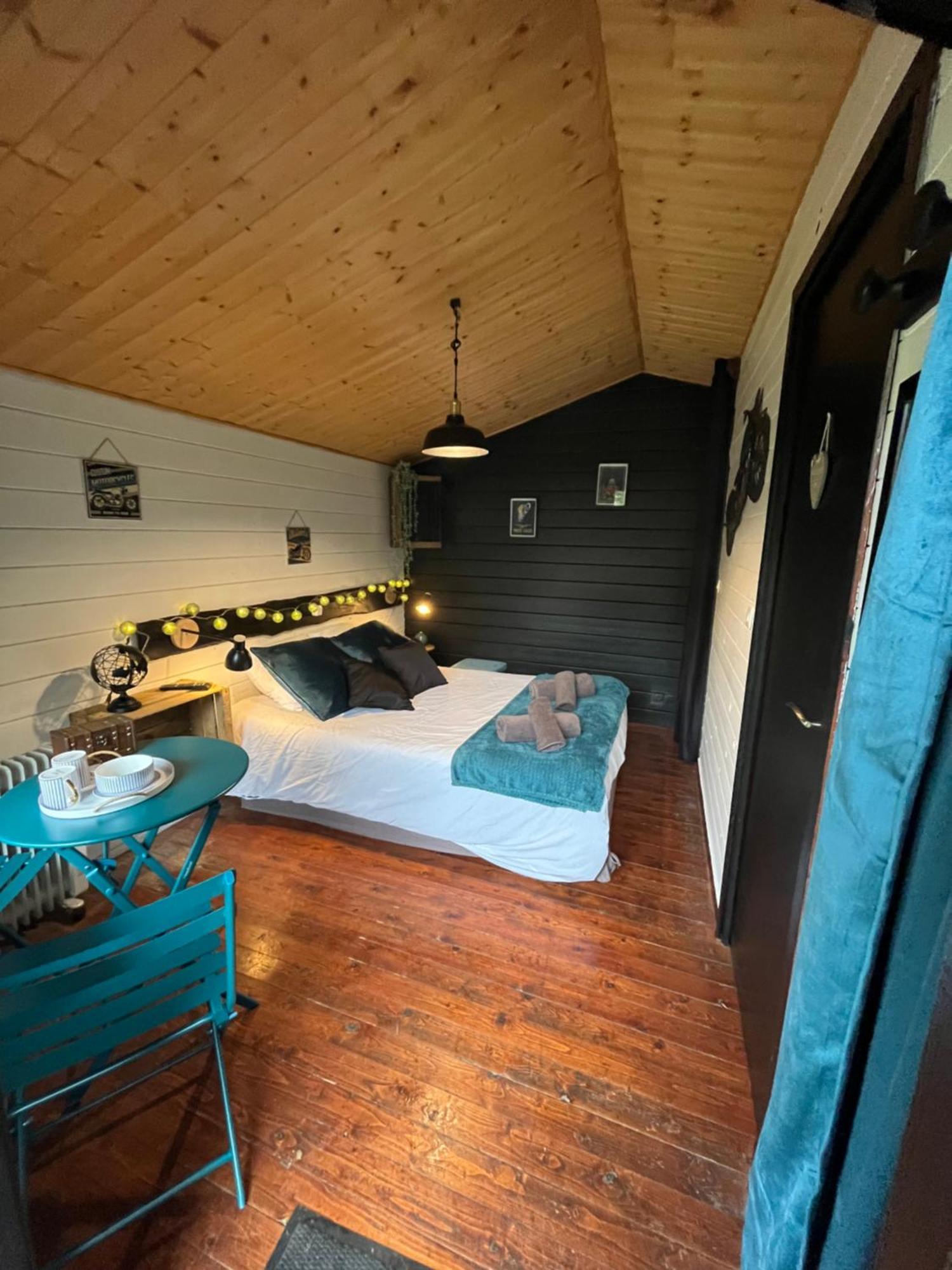 "Le Maloya" Chalets Independants -Chambre Balneo - Relais Motards Lacaune Exteriér fotografie